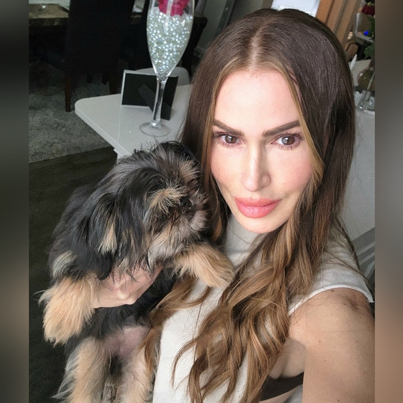 Meet your Posher, Melissa K and my fur babies Coco and Chanel & Walter my bird - Picture 1 of 1